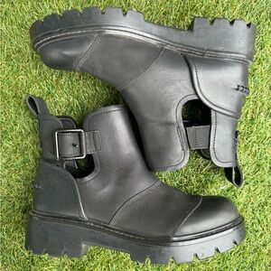 leather women’s UGG